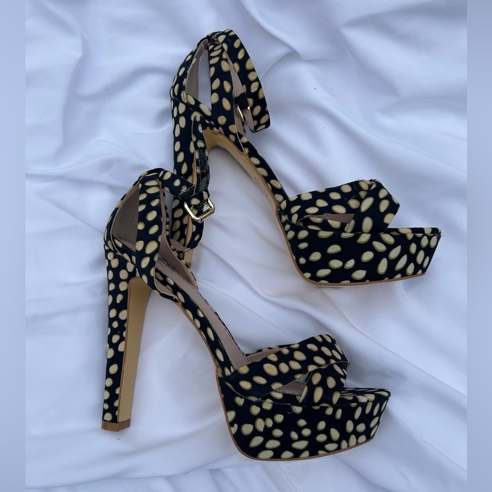 Vintage Colin Stuart size 9 animal leopard print platform strappy mobwife